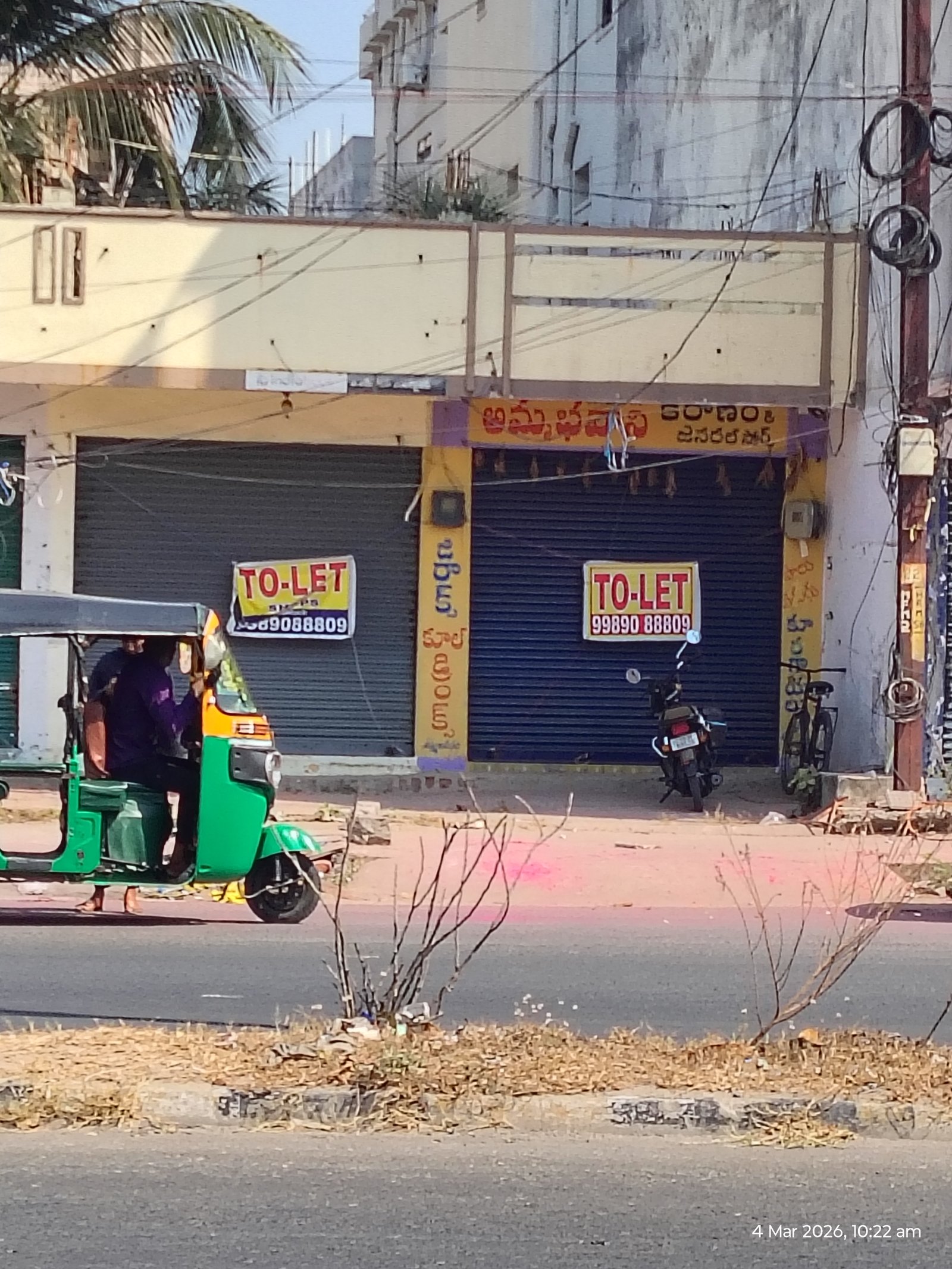 To-Let for 3 shutter Rooms