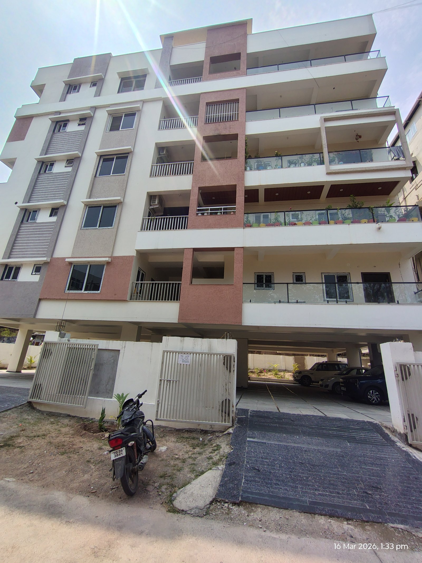 To-Let for 3 BHK FLAT FOR family