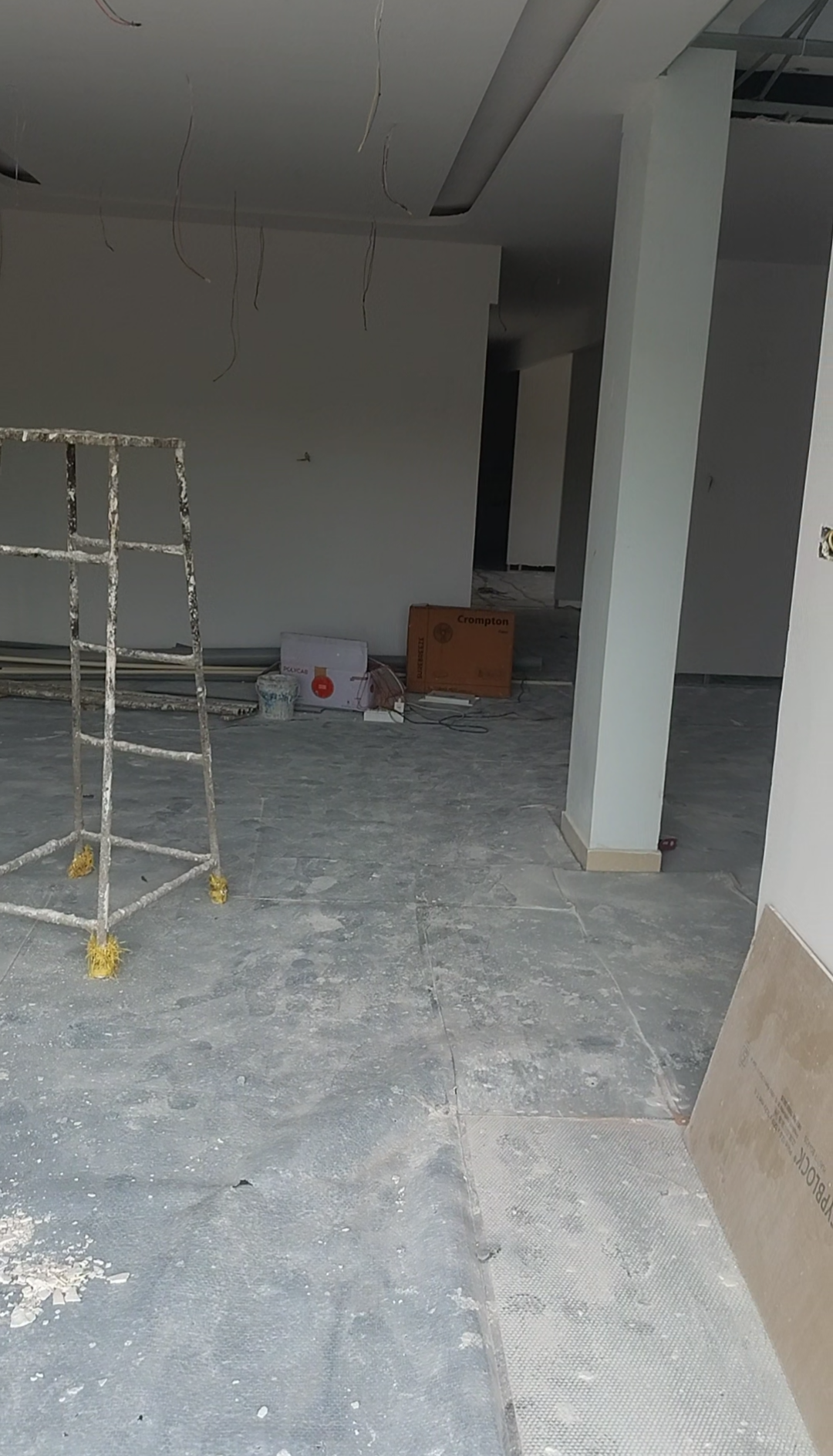 TO-LET FOR COMMERCIAL BUILDING