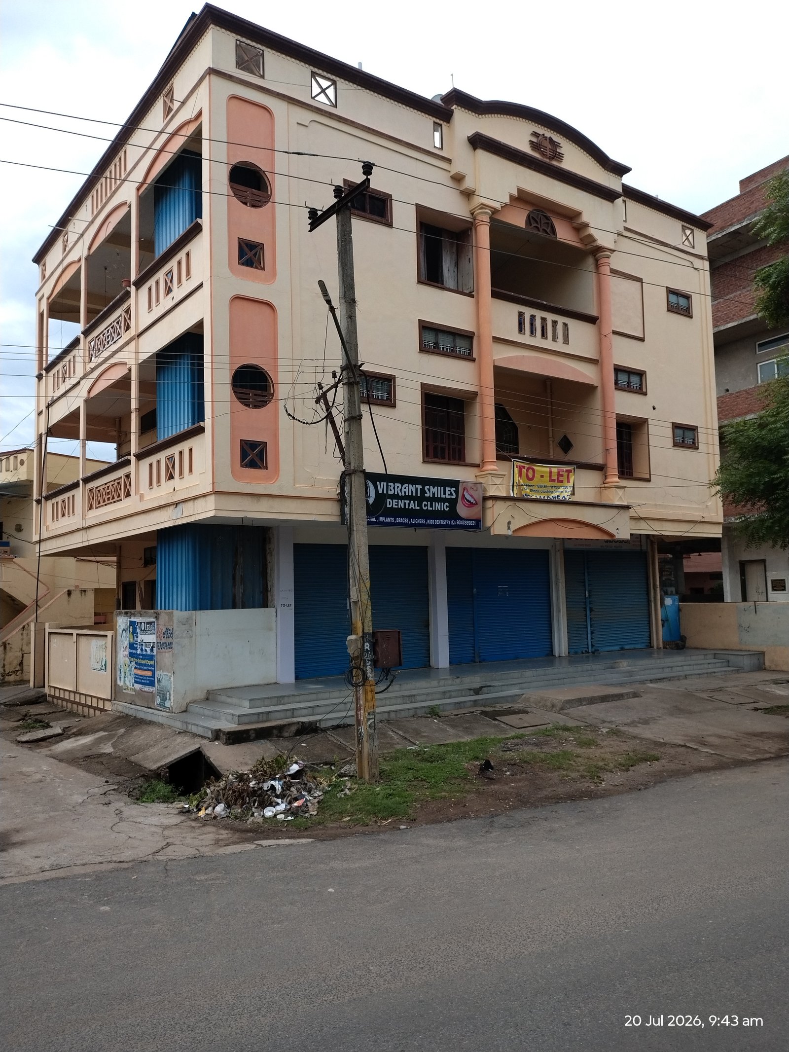 TO-LET FOR COMMERCIAL BUILDING